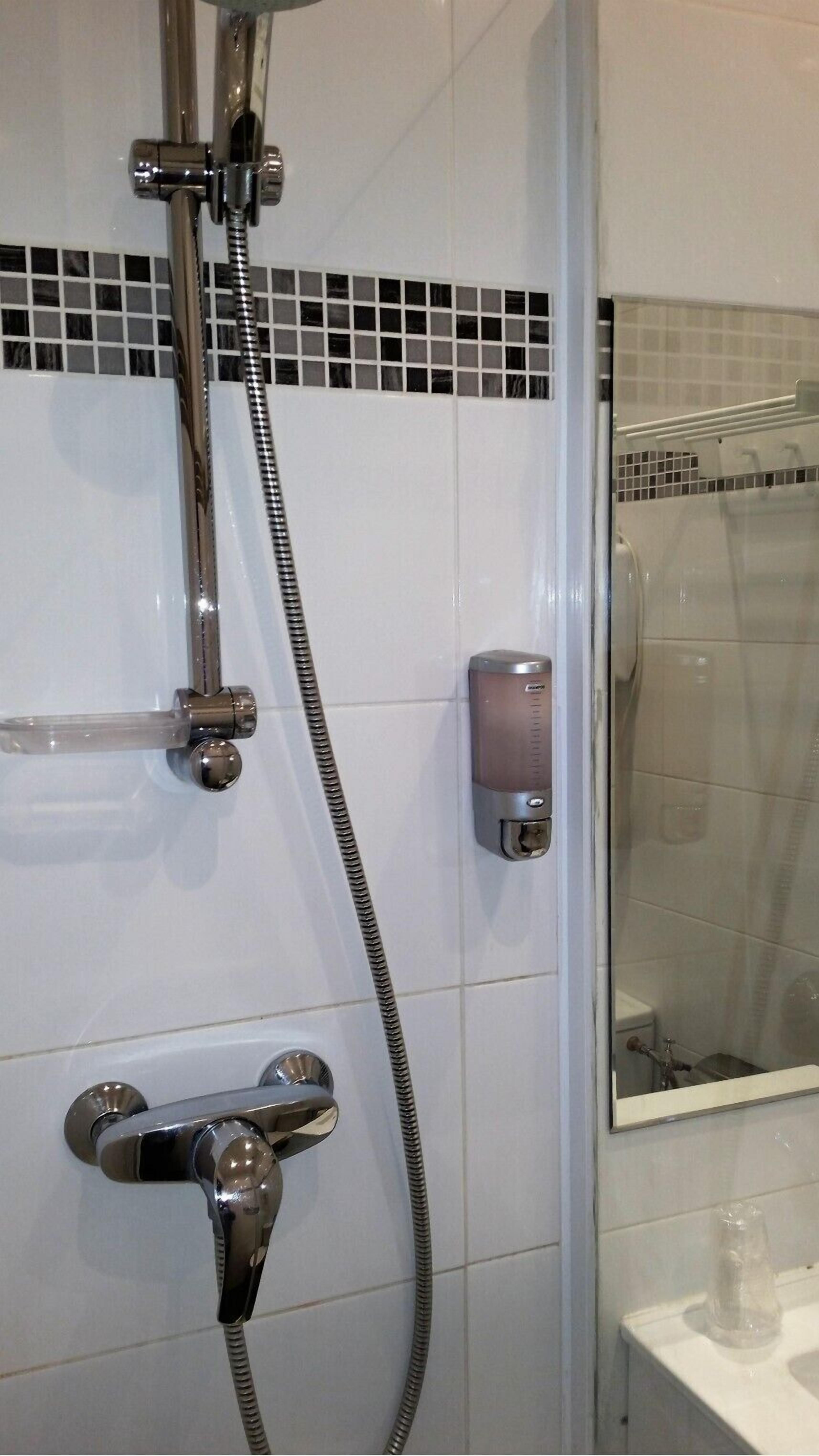 La Perle Montparnasse Hotel