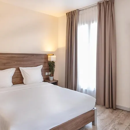 Hotel La Perle Montparnasse Paris
